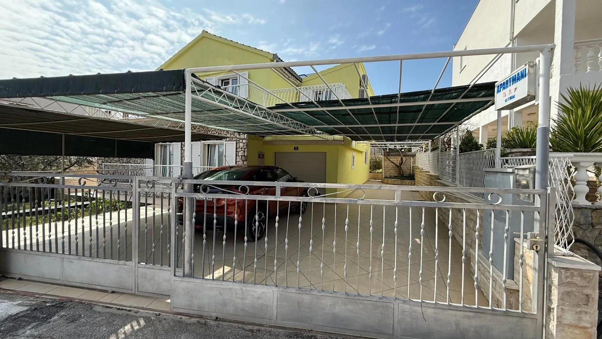 Apartments Petar - Parking And Seaview تروغير