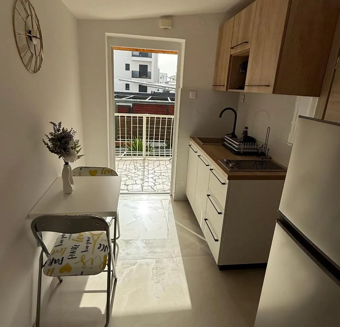 Apartments Petar - Parking And Seaview تروغير