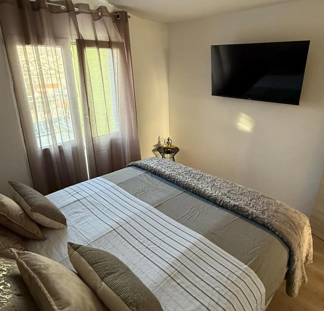 Apartments Petar - Parking And Seaview تروغير