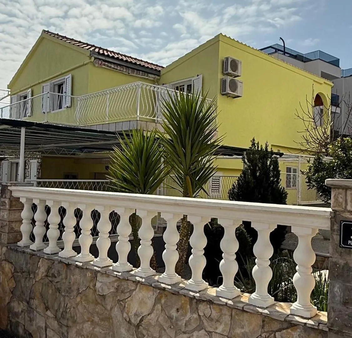 Apartments Petar - Parking And Seaview تروغير 0*,