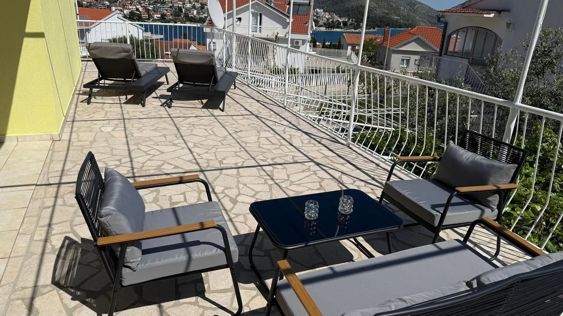 Apartments Petar - Parking And Seaview تروغير