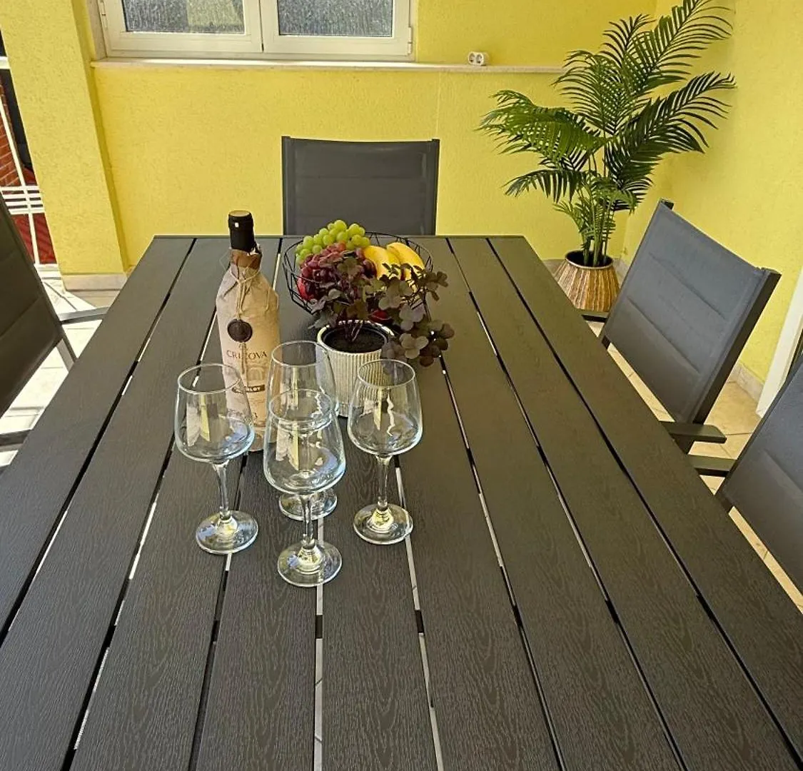 Apartments Petar - Parking And Seaview تروغير