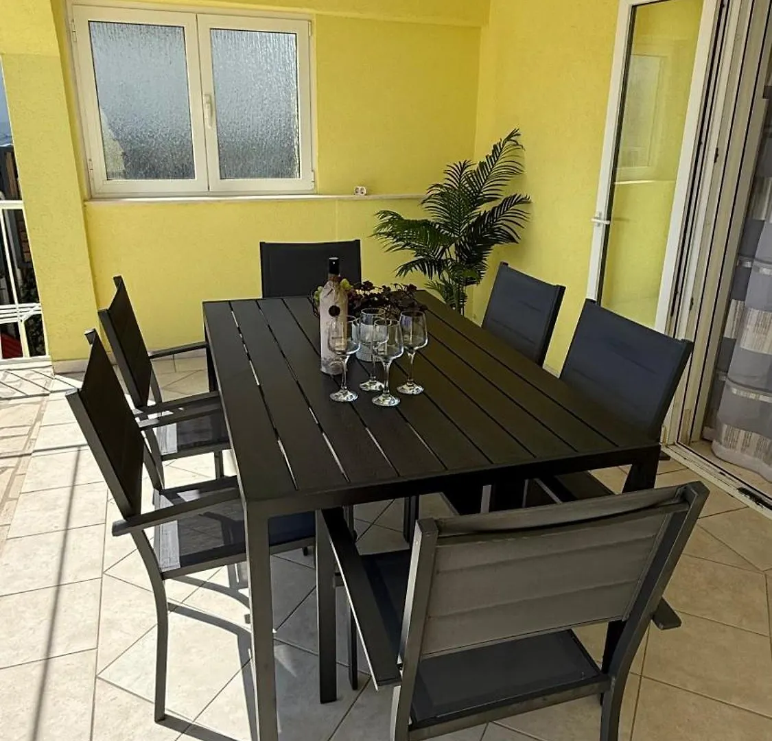 Apartments Petar - Parking And Seaview تروغير