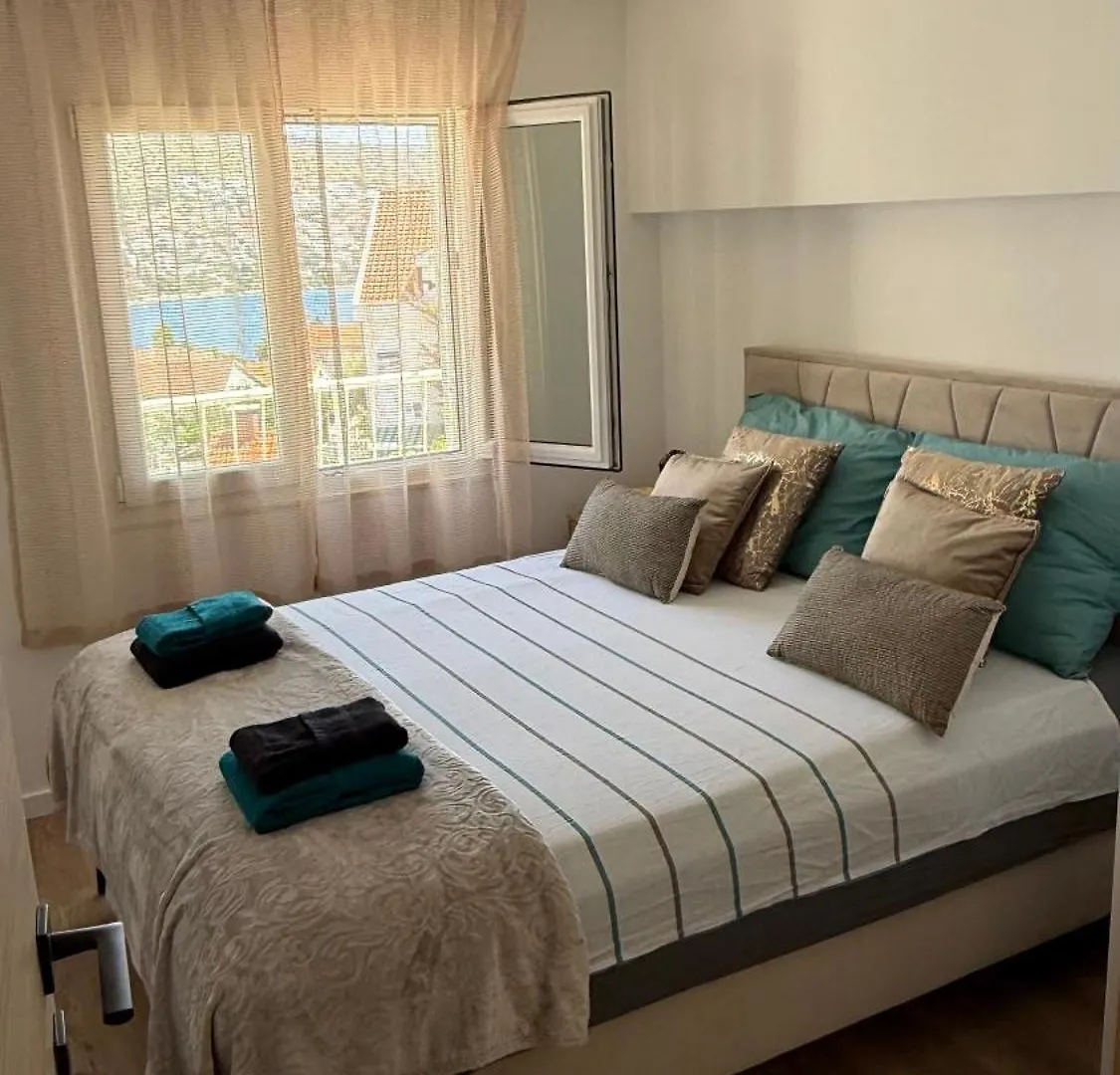 Apartments Petar - Parking And Seaview تروغير