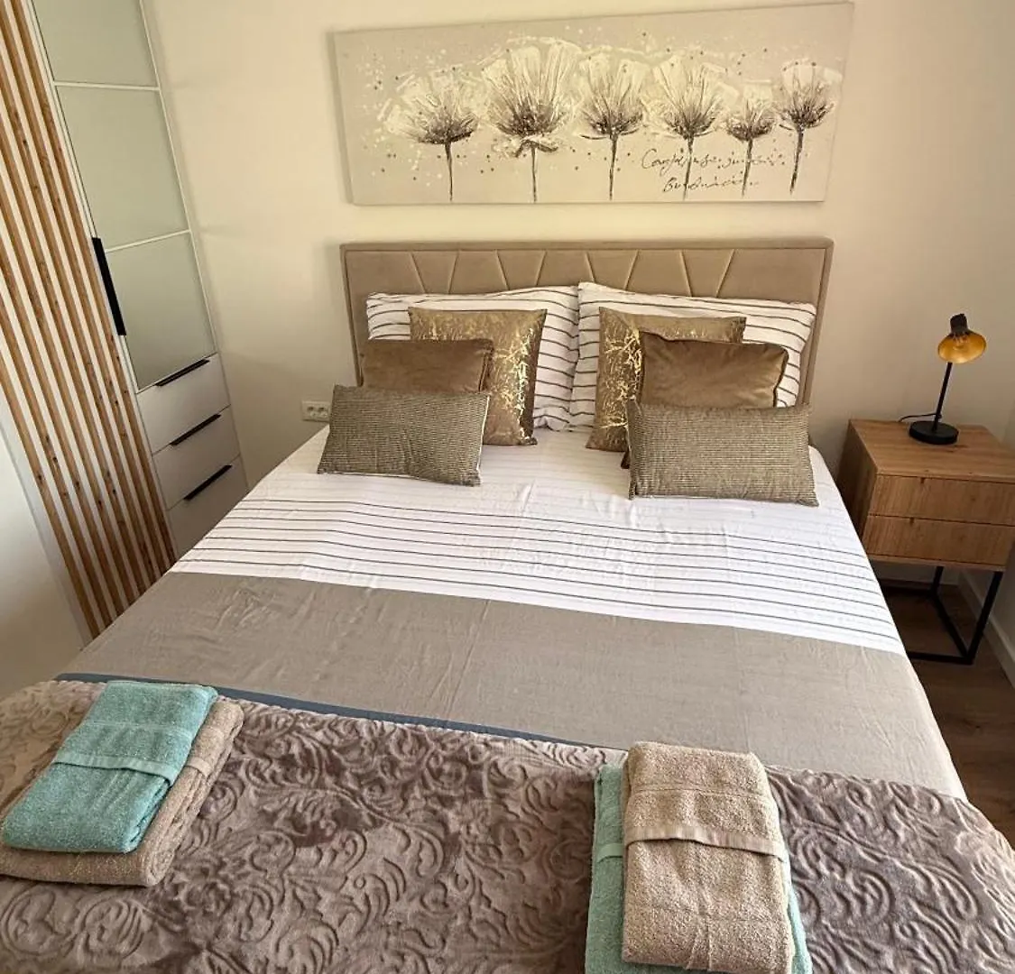 Apartments Petar - Parking And Seaview تروغير